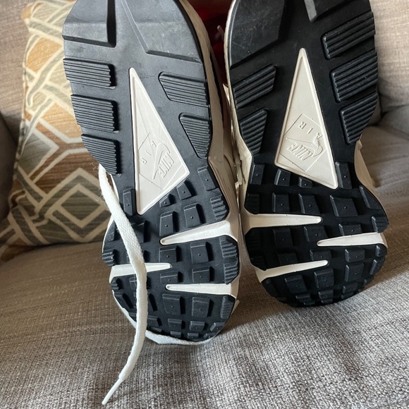 Nike Huarache women size 7 (boys/men 5.5) - Picture 4 of 4